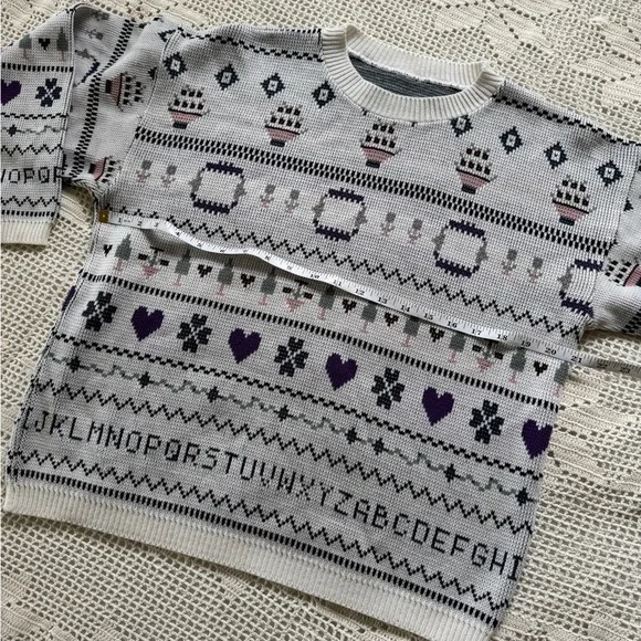 Vintage alphabet White and Purple Patterned Sweater teacher small - Picture 9 of 12